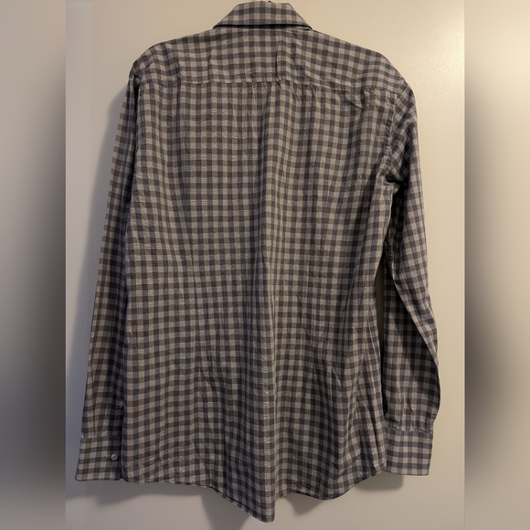Hugo Boss Pleated Shirt - Picture 2 of 6